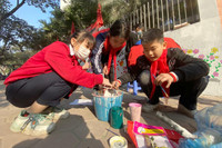 Xem học sinh ở Hà Nội vẽ bích họa 