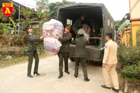 Đông ấm, trao yêu thương cùng Công an Hà Nội 