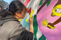 Xem học sinh ở Hà Nội vẽ bích họa 