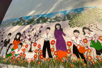 Xem học sinh ở Hà Nội vẽ bích họa 