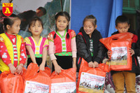 Đông ấm, trao yêu thương cùng Công an Hà Nội 