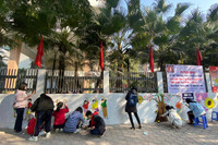 Xem học sinh ở Hà Nội vẽ bích họa 