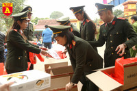 Đông ấm, trao yêu thương cùng Công an Hà Nội 