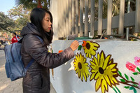 Xem học sinh ở Hà Nội vẽ bích họa 