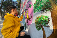 Xem học sinh ở Hà Nội vẽ bích họa 