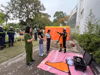 Xem học sinh, sinh viên Hà Nội trải nghiệm kỹ năng an toàn PCCC và CNCH