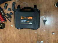 [Ảnh] Cận cảnh quá trình khám nhà đối tượng, thu gần 10 khẩu súng, ma túy các loại