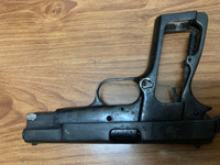 [Ảnh] Cận cảnh quá trình khám nhà đối tượng, thu gần 10 khẩu súng, ma túy các loại