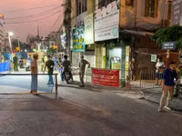 [Ảnh] Giây phút tháo barie phong tỏa tại Văn Chương - Văn Miếu sau 21 ngày phong tỏa