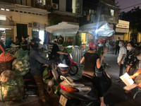 [Ảnh] Giây phút tháo barie phong tỏa tại Văn Chương - Văn Miếu sau 21 ngày phong tỏa