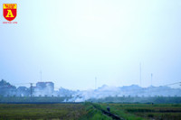 Khói rơm rạ bủa vây người tham gia giao thông tại Hà Nội