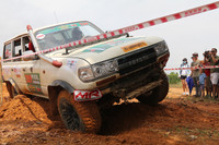 Những pha xử lý đầy kịch tính tại giải đua xe địa hình ở Hà Nội