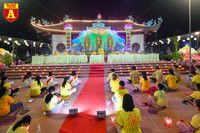 Phật tử đeo khẩu trang phòng dịch dự lễ Vu lan báo hiếu