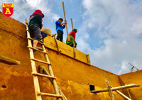 Lên Y Tý xem đồng bào giã đất làm nhà