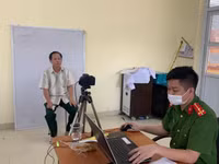 [Ảnh] Tiếp nhận xử lý gần 8.000 hồ sơ cấp căn cước công dân gắn chíp trong đợt nghỉ lễ