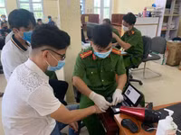 [Ảnh] Tiếp nhận xử lý gần 8.000 hồ sơ cấp căn cước công dân gắn chíp trong đợt nghỉ lễ