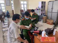 [Ảnh] Tiếp nhận xử lý gần 8.000 hồ sơ cấp căn cước công dân gắn chíp trong đợt nghỉ lễ