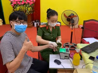 [Ảnh] Tiếp nhận xử lý gần 8.000 hồ sơ cấp căn cước công dân gắn chíp trong đợt nghỉ lễ