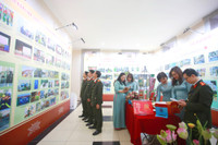 Phụ nữ Công an Thủ đô thướt tha áo dài mừng Ngày Quốc tế Phụ nữ 