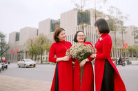 Phụ nữ Công an Thủ đô thướt tha áo dài mừng Ngày Quốc tế Phụ nữ 