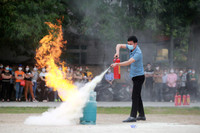 Xem cán bộ, đoàn viên công đoàn Công an Hà Nội xử lý tình huống cháy nổ 