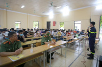 Xem cán bộ, đoàn viên công đoàn Công an Hà Nội xử lý tình huống cháy nổ 