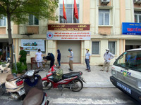 [Ảnh] Công an quận Đống Đa tăng cường xử lý các trường hợp ra khỏi nhà không cần thiết