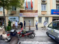 [Ảnh] Công an quận Đống Đa tăng cường xử lý các trường hợp ra khỏi nhà không cần thiết