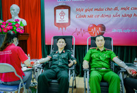 Hàng trăm chiến sĩ Cảnh sát cơ động tham gia hiến máu tình nguyện