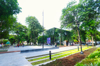 Khối gương kính 3D ở vườn hoa Diên Hồng thu hút giới trẻ check in ngày cuối tuần