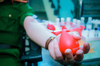 Hàng trăm chiến sĩ Cảnh sát cơ động tham gia hiến máu tình nguyện