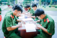 Hàng trăm chiến sĩ Cảnh sát cơ động tham gia hiến máu tình nguyện