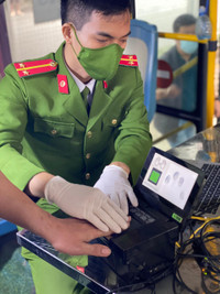 Cận cảnh chiếc xe buýt đặc biệt chạy lưu động cấp căn cước gắn chip cho nhân dân