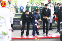 Tiễn đưa nguyên Tổng bí thư Lê Khả Phiêu về nơi an nghỉ cuối cùng