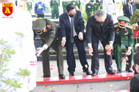 Tiễn đưa nguyên Tổng bí thư Lê Khả Phiêu về nơi an nghỉ cuối cùng