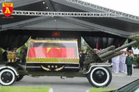 Tiễn đưa nguyên Tổng bí thư Lê Khả Phiêu về nơi an nghỉ cuối cùng