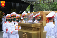 Tiễn đưa nguyên Tổng bí thư Lê Khả Phiêu về nơi an nghỉ cuối cùng