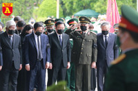 Tiễn đưa nguyên Tổng bí thư Lê Khả Phiêu về nơi an nghỉ cuối cùng