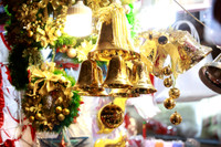 Không khí Giáng sinh nhộn nhịp trên phố Hàng Mã