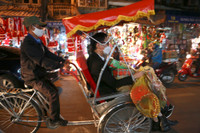 Không khí Giáng sinh nhộn nhịp trên phố Hàng Mã