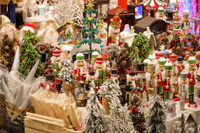 Không khí Giáng sinh nhộn nhịp trên phố Hàng Mã