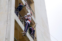 Gần 400 học sinh ở Hà Nội trải nghiệm kỹ năng chữa cháy, thoát hiểm