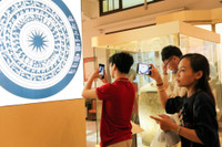 Học sinh Hà Nội học lịch sử qua trải nghiệm thực tế ở Bảo tàng 