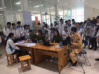 [Ảnh] Công an thị xã Sơn Tây triển khai 8 tổ cấp căn cước gắn chíp cho người dân