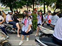 Công an phường Giảng Võ bảo đảm an ninh trật tự, an toàn giao thông trong ngày khai giảng năm học mới