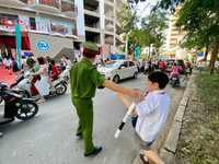Công an phường Giảng Võ bảo đảm an ninh trật tự, an toàn giao thông trong ngày khai giảng năm học mới