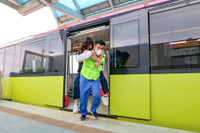 Giải cứu hành khách trong vụ cháy giả định trên tàu metro Nhổn - ga Hà Nội