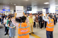 Giải cứu hành khách trong vụ cháy giả định trên tàu metro Nhổn - ga Hà Nội