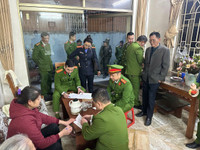 Hình ảnh cơ quan điều tra bắt giữ Tuấn 'trắng' tại ’biệt phủ’ ở Phú Thọ