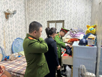 Hình ảnh cơ quan điều tra bắt giữ Tuấn 'trắng' tại ’biệt phủ’ ở Phú Thọ